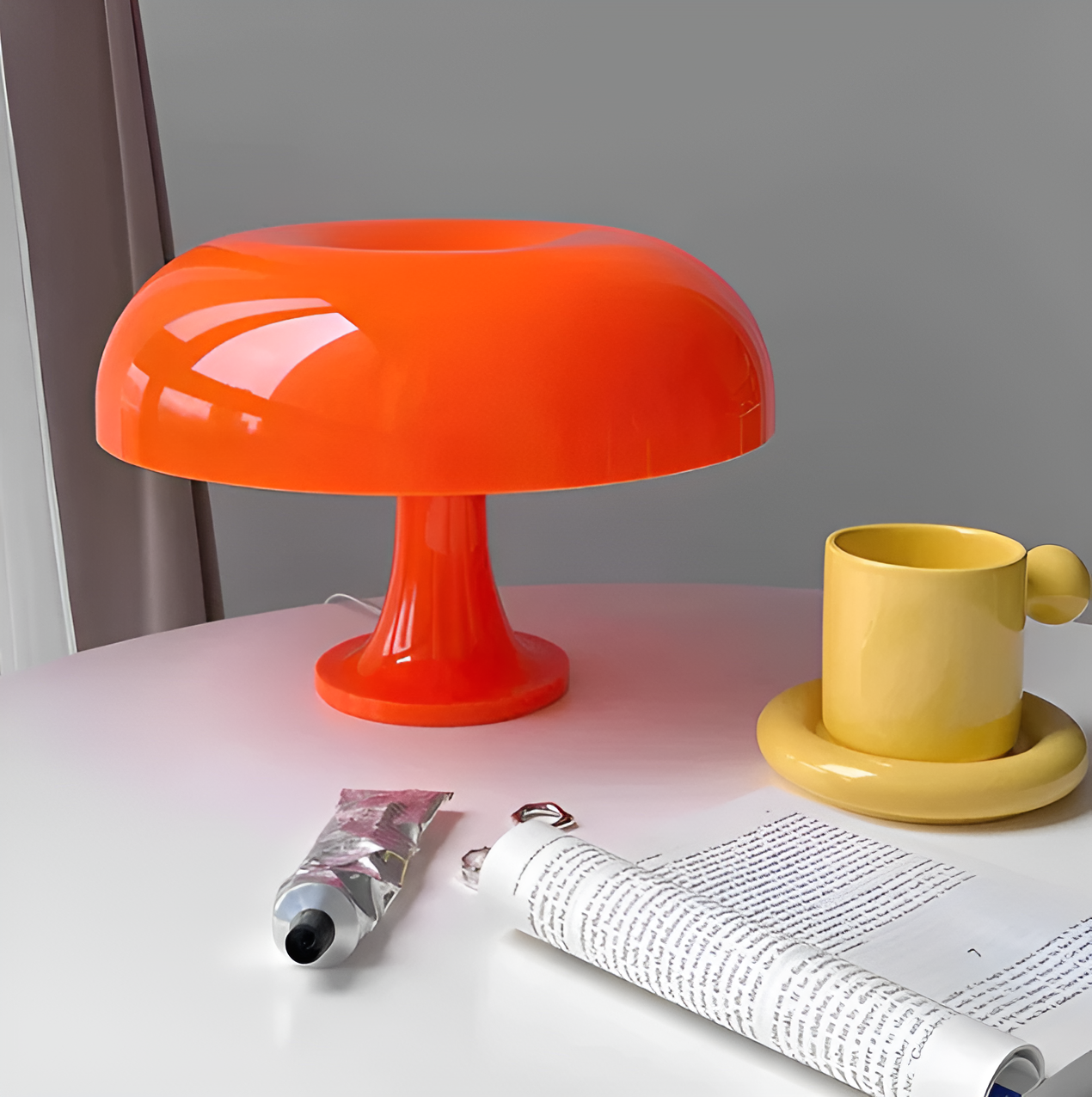 Lampe de Table LED Minimaliste en Forme de Champignon – Élégance et Technologie Moderne