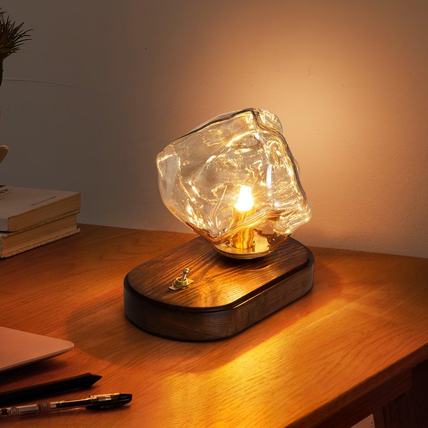 Lampe de Table en Verre Ice Stone – Design Élégant avec Base Métal et Bois