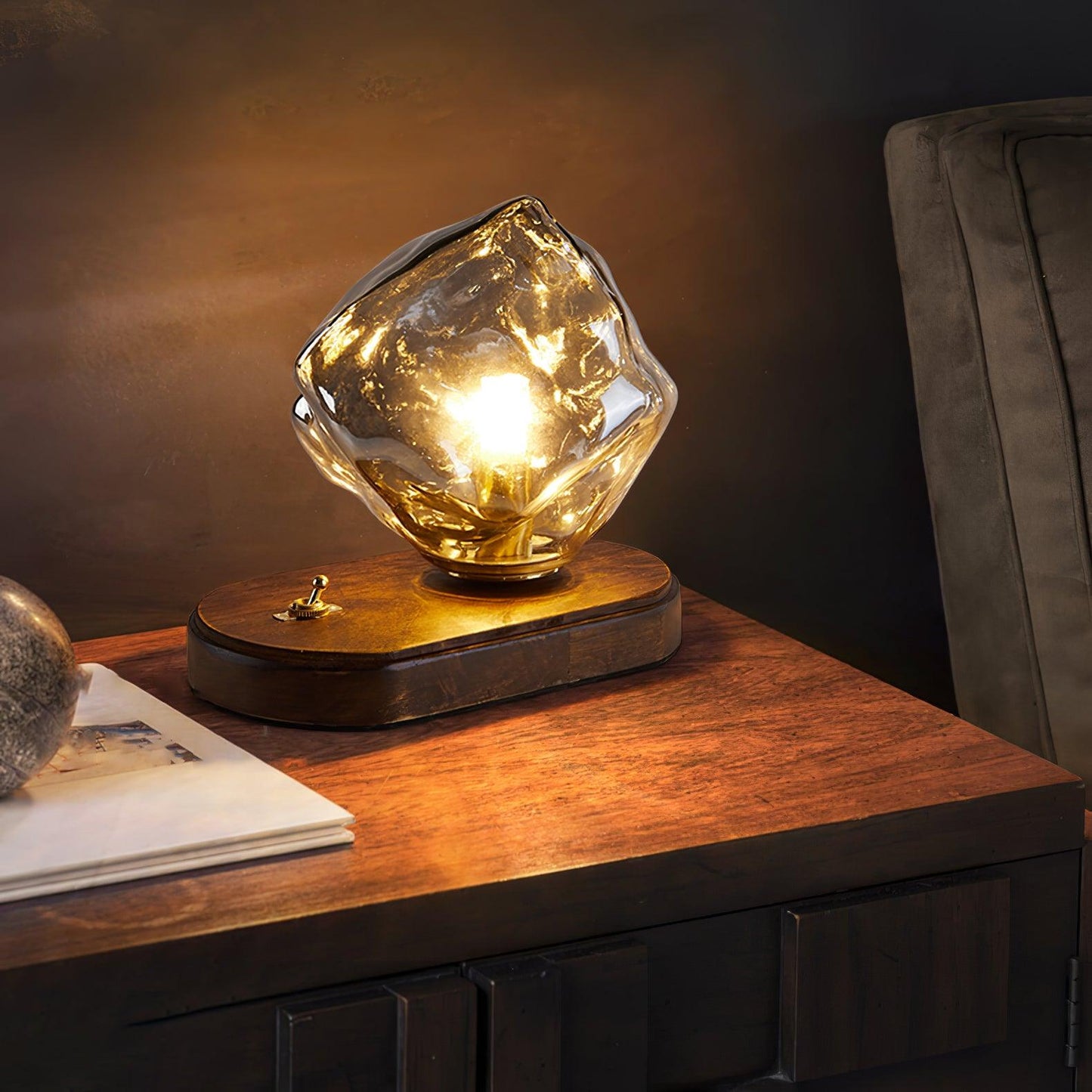 Lampe de Table en Verre Ice Stone – Design Élégant avec Base Métal et Bois