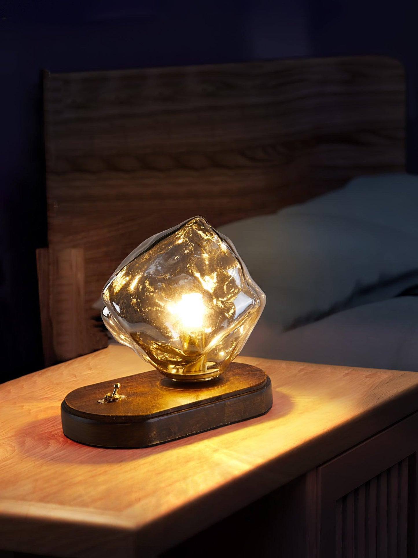Lampe de Table en Verre Ice Stone – Design Élégant avec Base Métal et Bois