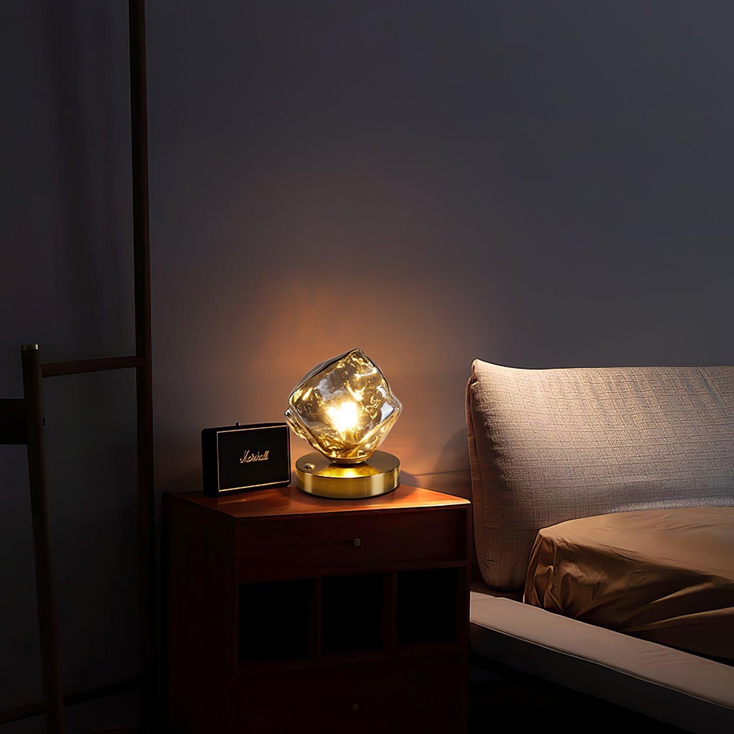 Lampe de Table en Verre Ice Stone – Design Élégant avec Base Métal et Bois