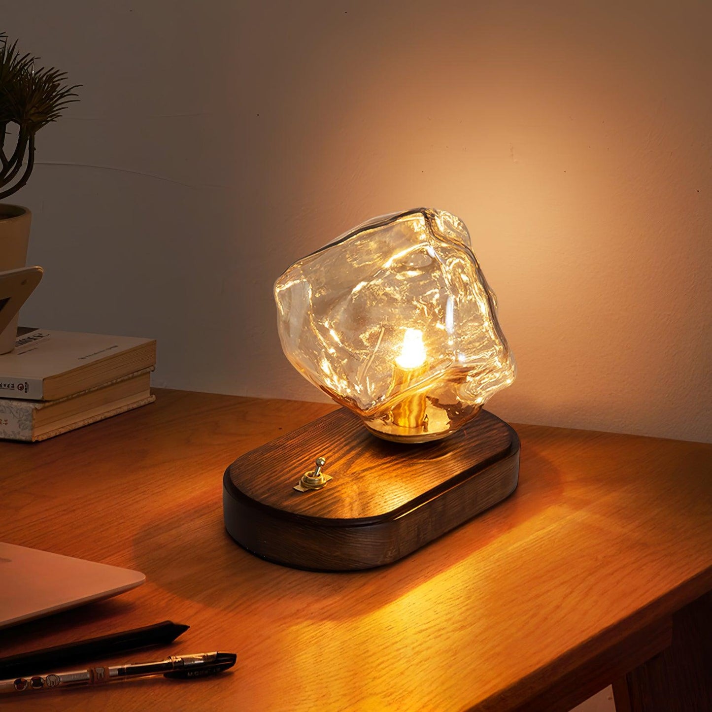 Lampe de Table en Verre Ice Stone – Design Élégant avec Base Métal et Bois