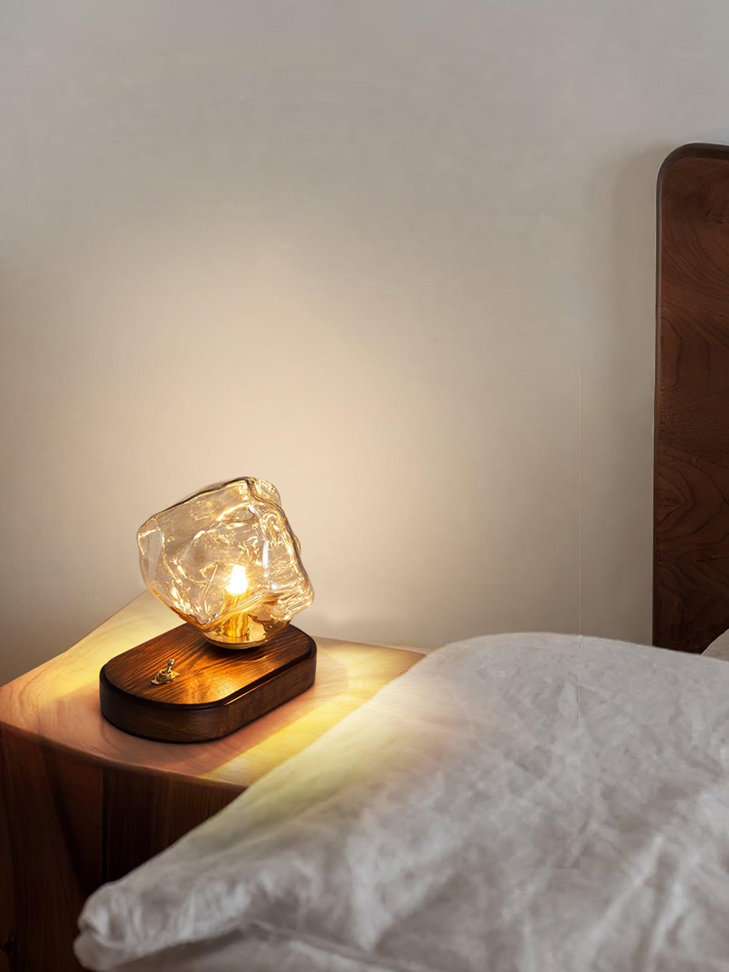 Lampe de Table en Verre Ice Stone – Design Élégant avec Base Métal et Bois