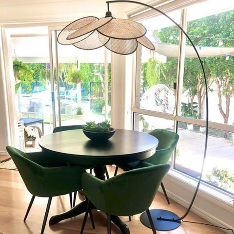 Lampe sur Pied en Rattan - Élégance Naturelle et Design Moderne