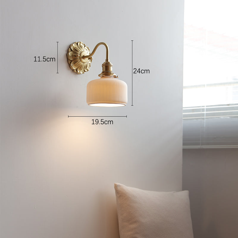 Applique Murale en Brassé et Céramique – Élégance Classique pour votre Intérieur