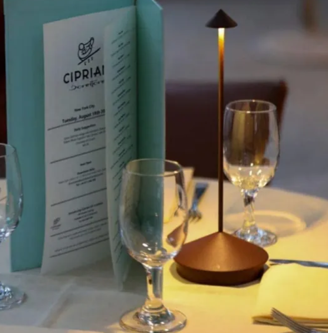 Lampe de Table LED Sans Fil – Design Moderne et Fonctionnel