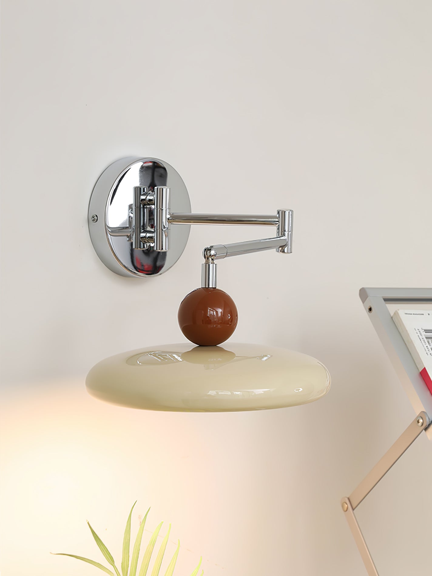 Lampe Murale Swing Arm Lola - Applique Moderne avec Bras Ajustable et LED Intégrée