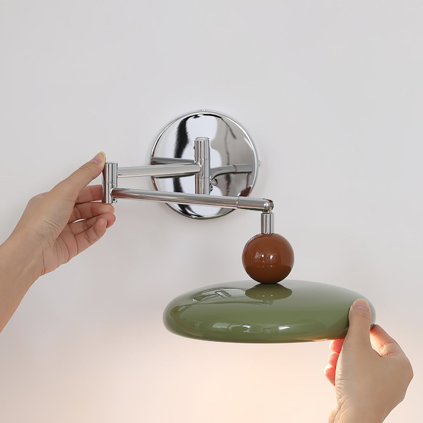 Lampe Murale Swing Arm Lola - Applique Moderne avec Bras Ajustable et LED Intégrée
