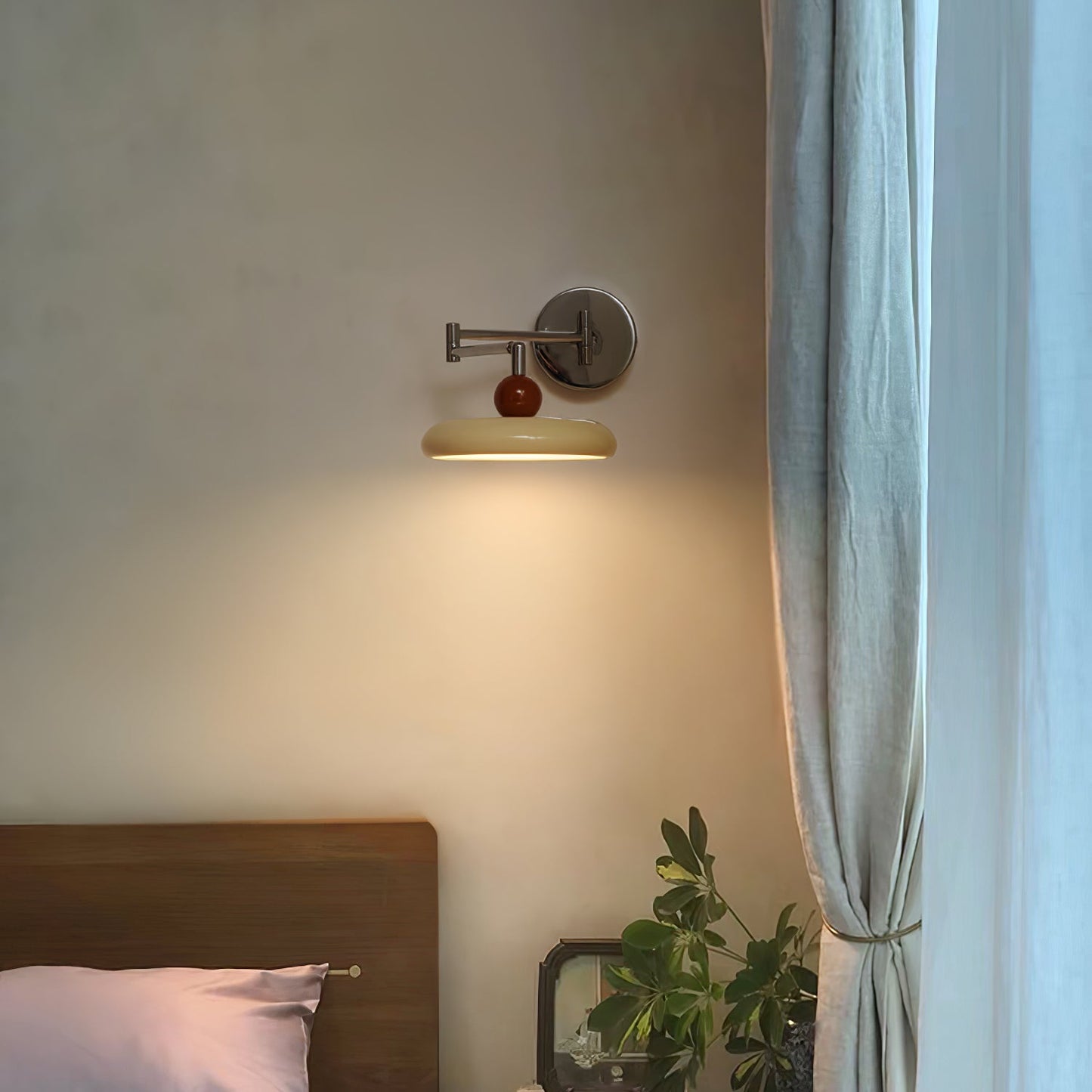 Lampe Murale Swing Arm Lola - Applique Moderne avec Bras Ajustable et LED Intégrée