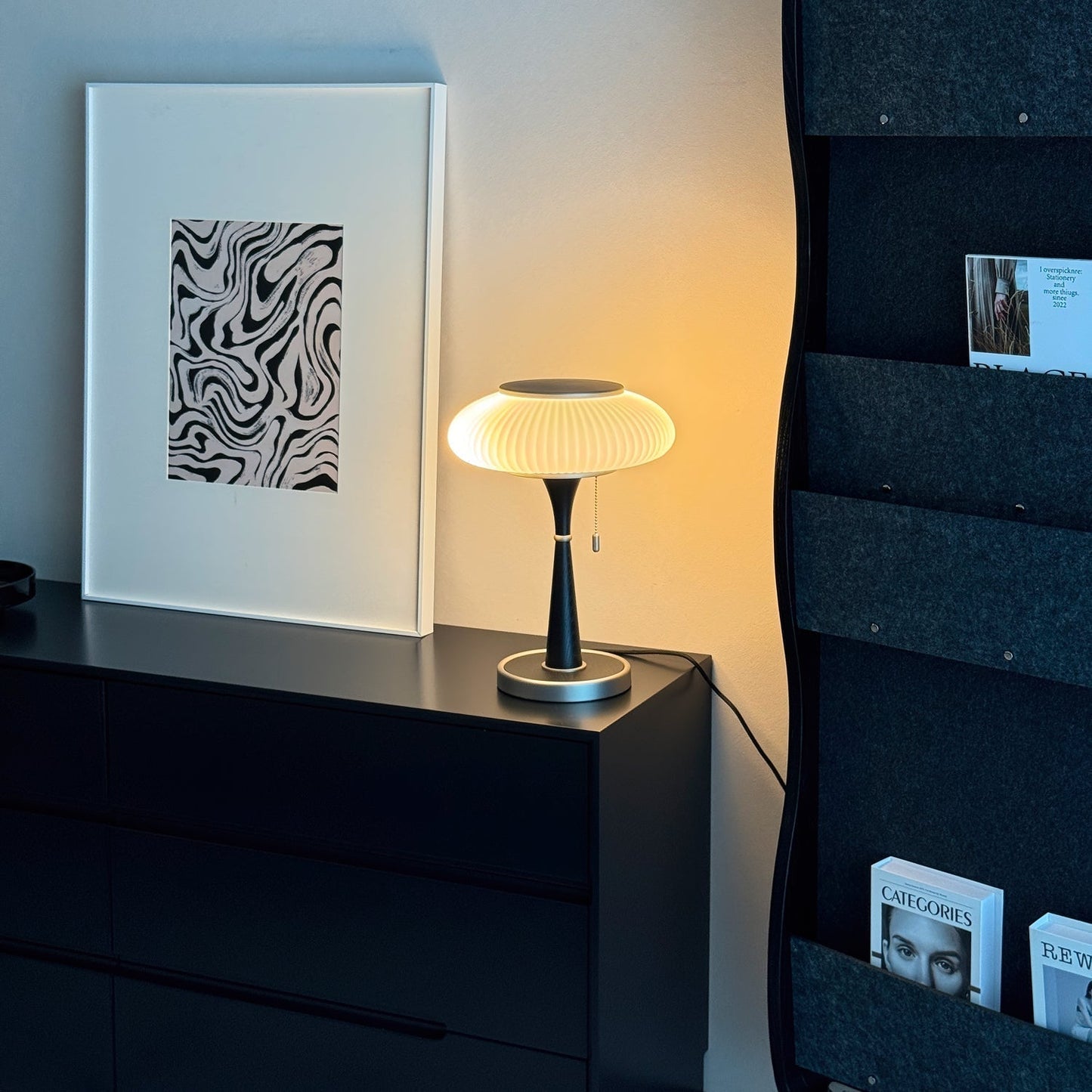 Lampe de Table Matsutake - Design Organique avec Base en Métal, Bois et Verre