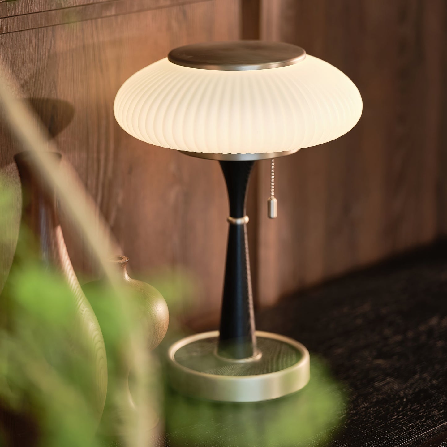 Lampe de Table Matsutake - Design Organique avec Base en Métal, Bois et Verre