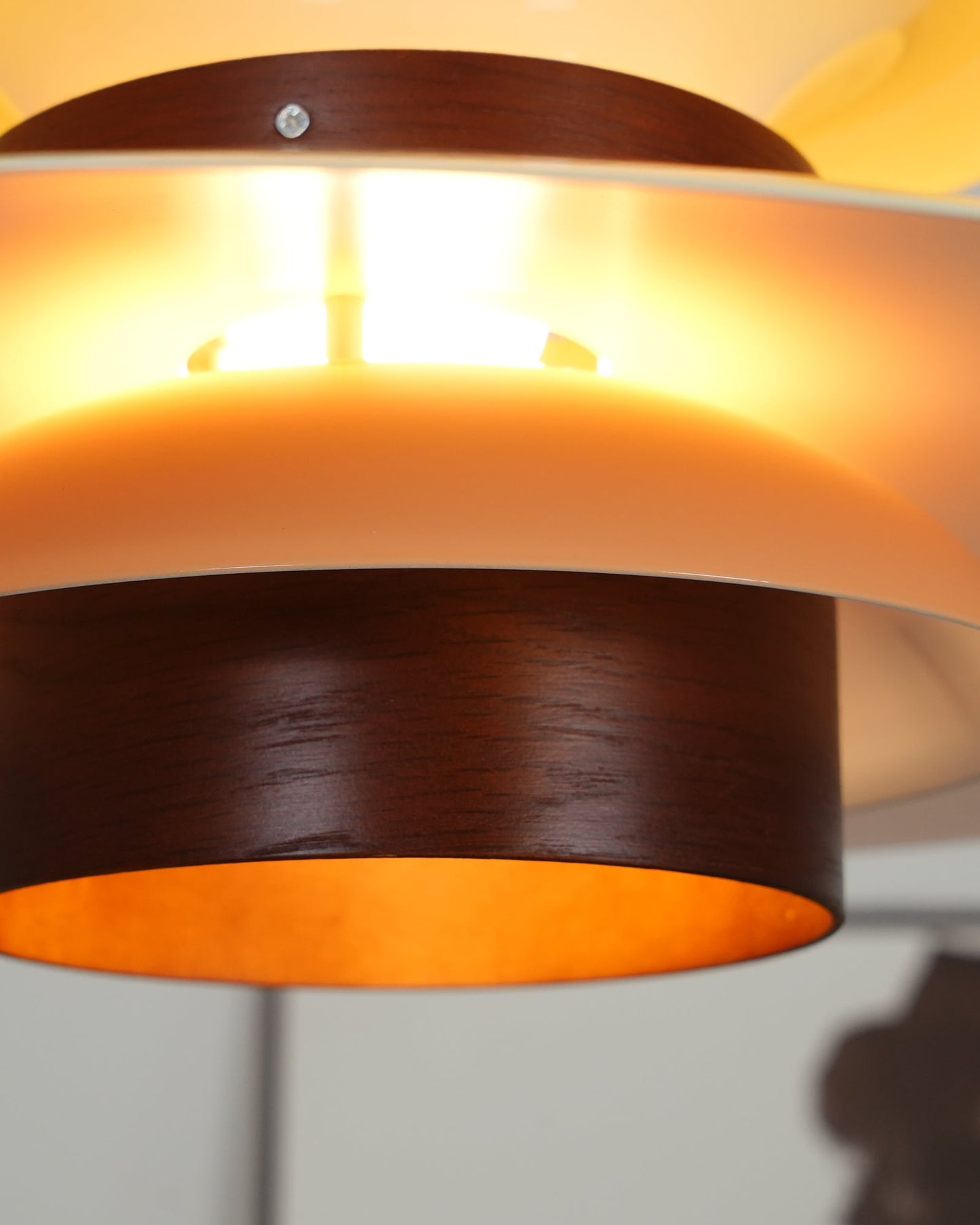 Suspension Mercero – Design Élégant avec LED, Matériaux Haut de Gamme