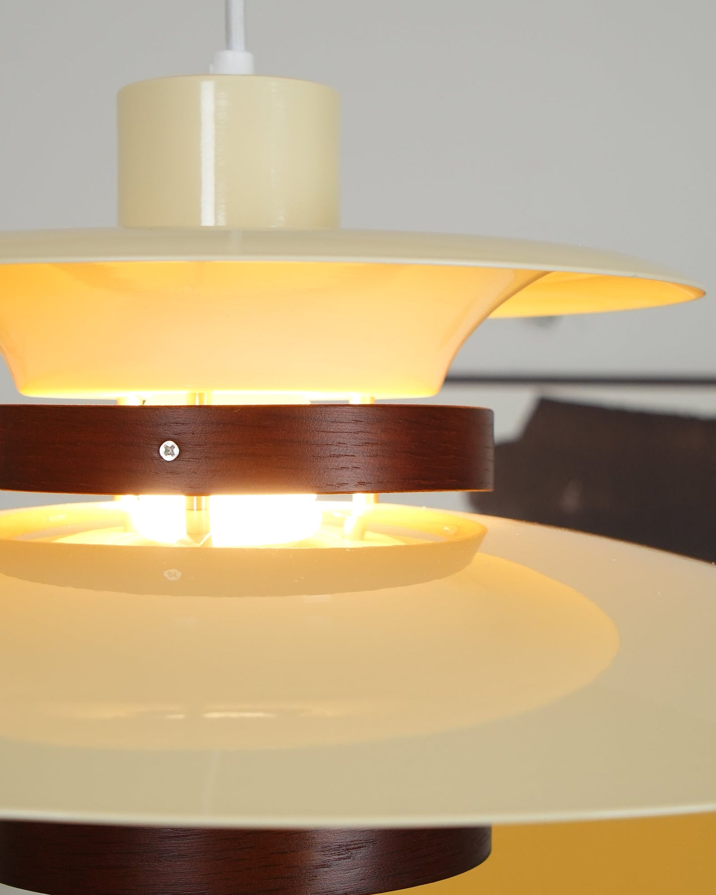 Suspension Mercero – Design Élégant avec LED, Matériaux Haut de Gamme