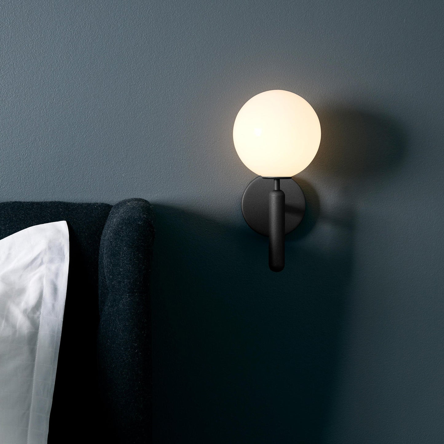 Lampe Scandiluxe LED – Design Minimaliste en Laiton et Verre pour Intérieur