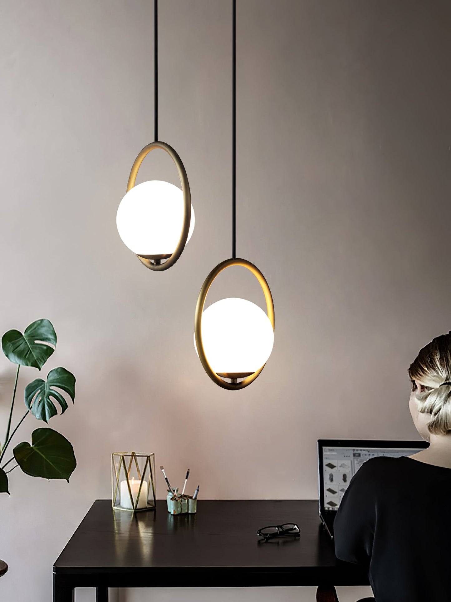 Suspension Mila en Métal et Verre – Lampe Moderne au Design Élégant