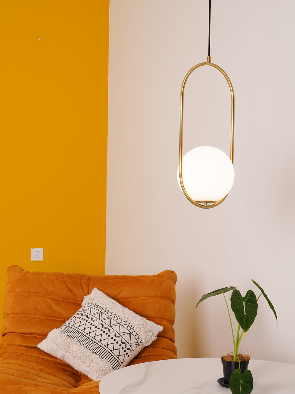 Suspension Mila en Métal et Verre – Lampe Moderne au Design Élégant