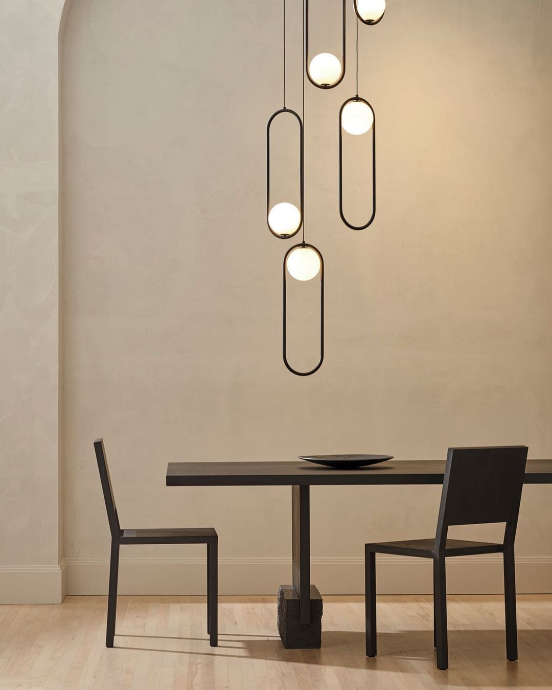Suspension Mila en Métal et Verre – Lampe Moderne au Design Élégant