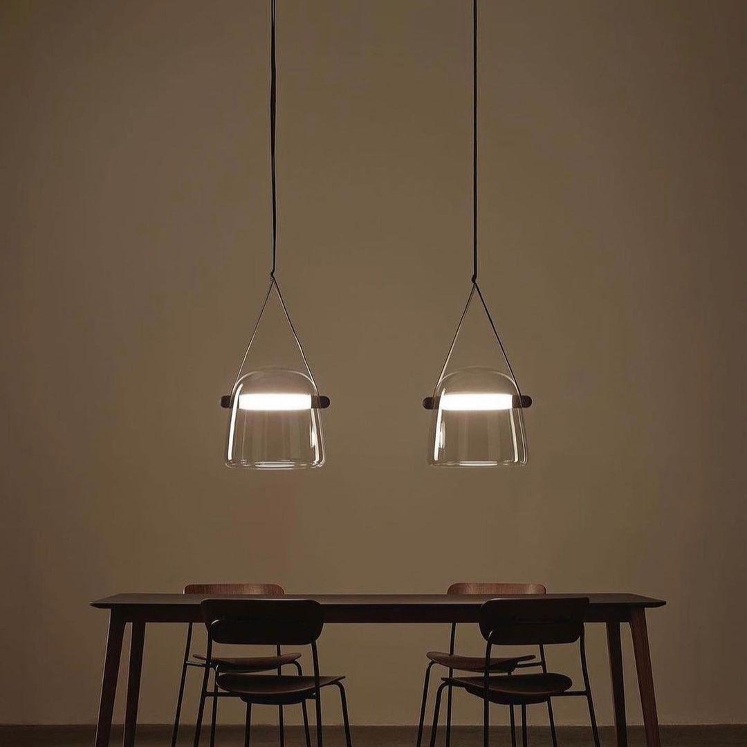 Suspension Mona Minimaliste en Métal et Verre - Éclairage LED Élégant pour Salon et Salle à Manger