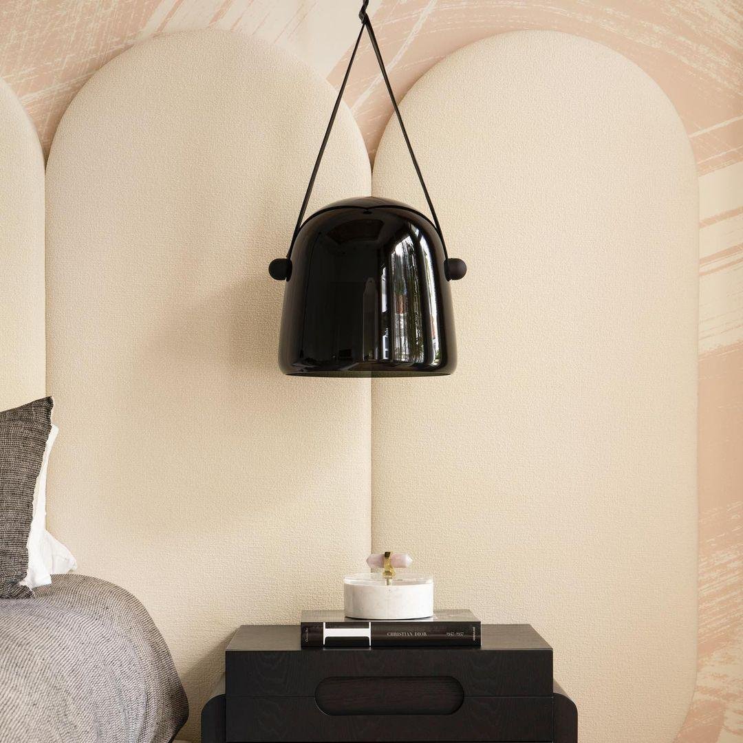 Suspension Mona Minimaliste en Métal et Verre - Éclairage LED Élégant pour Salon et Salle à Manger