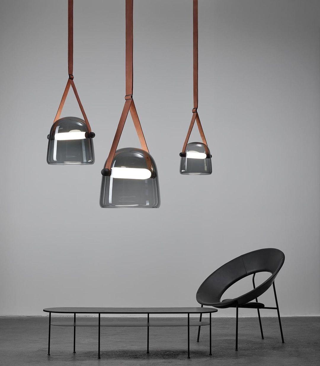 Suspension Mona Minimaliste en Métal et Verre - Éclairage LED Élégant pour Salon et Salle à Manger