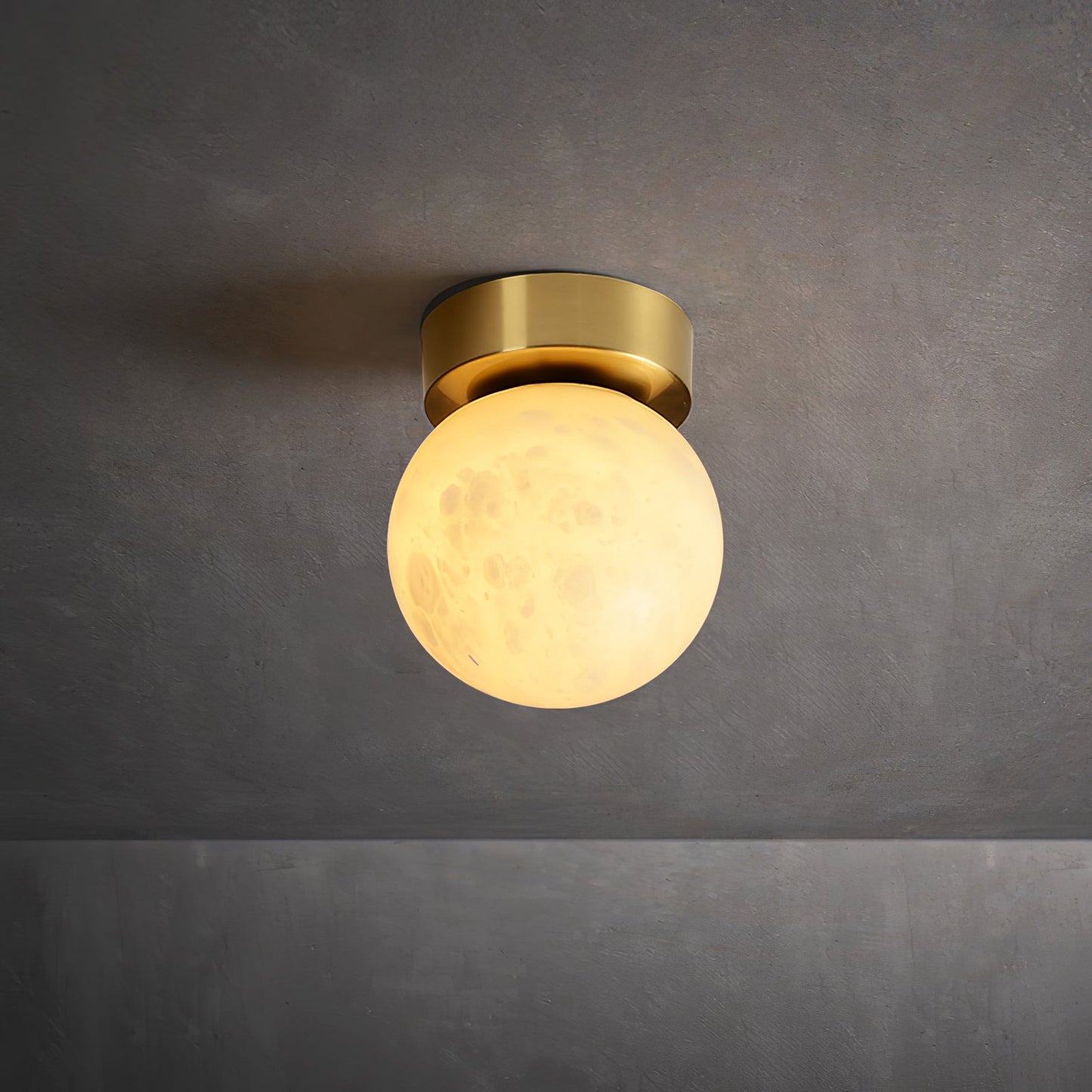 Plafonnier Moon Glow en Albâtre et Laiton - Éclairage LED Doux et Élégant pour Salon et Chambre
