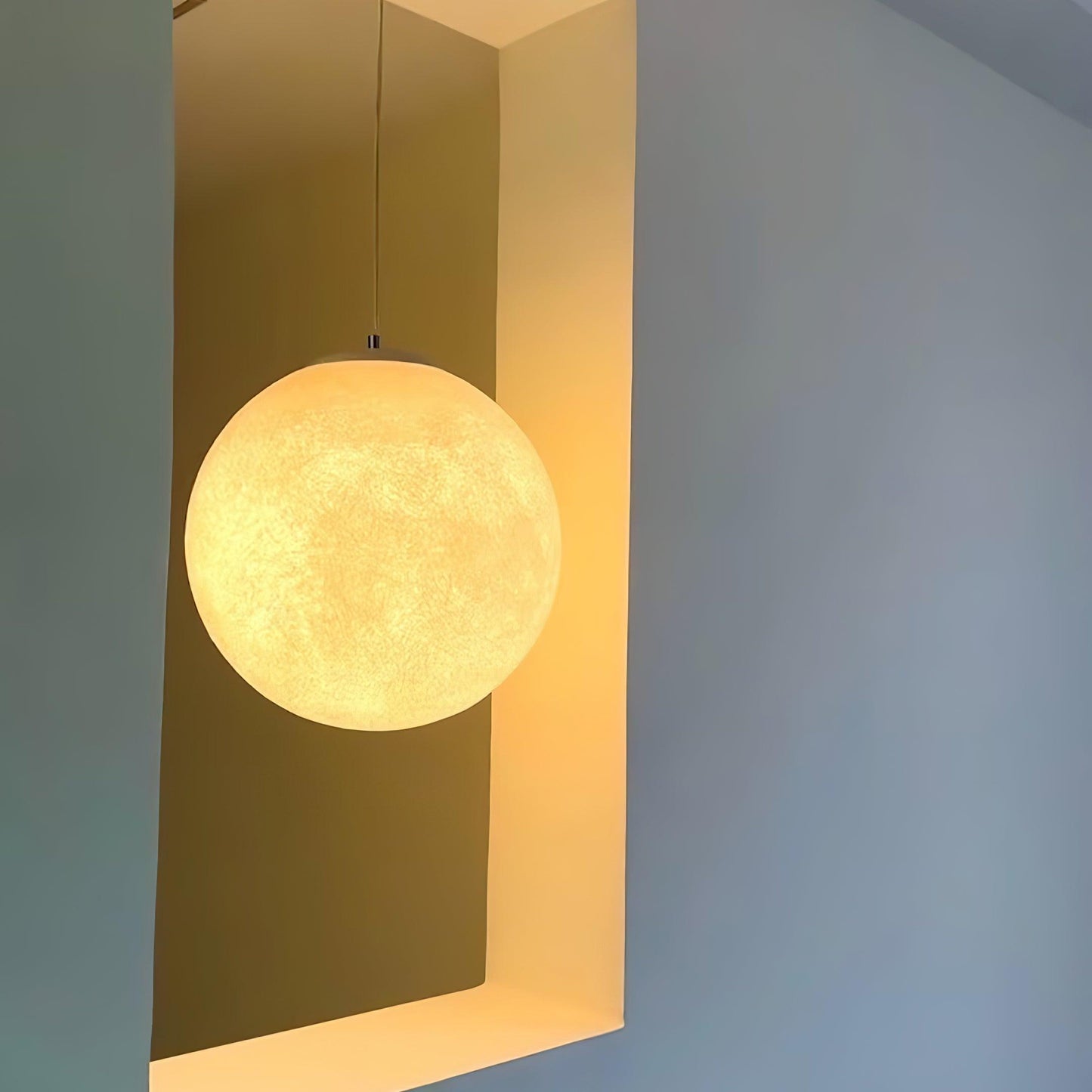 Suspension Moon LED – Éclairage Moderne et Apaisant, Design Élégant