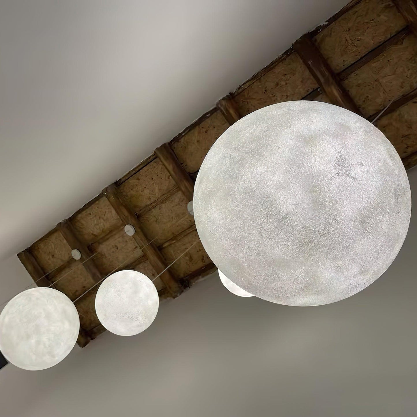 Suspension Moon LED – Éclairage Moderne et Apaisant, Design Élégant