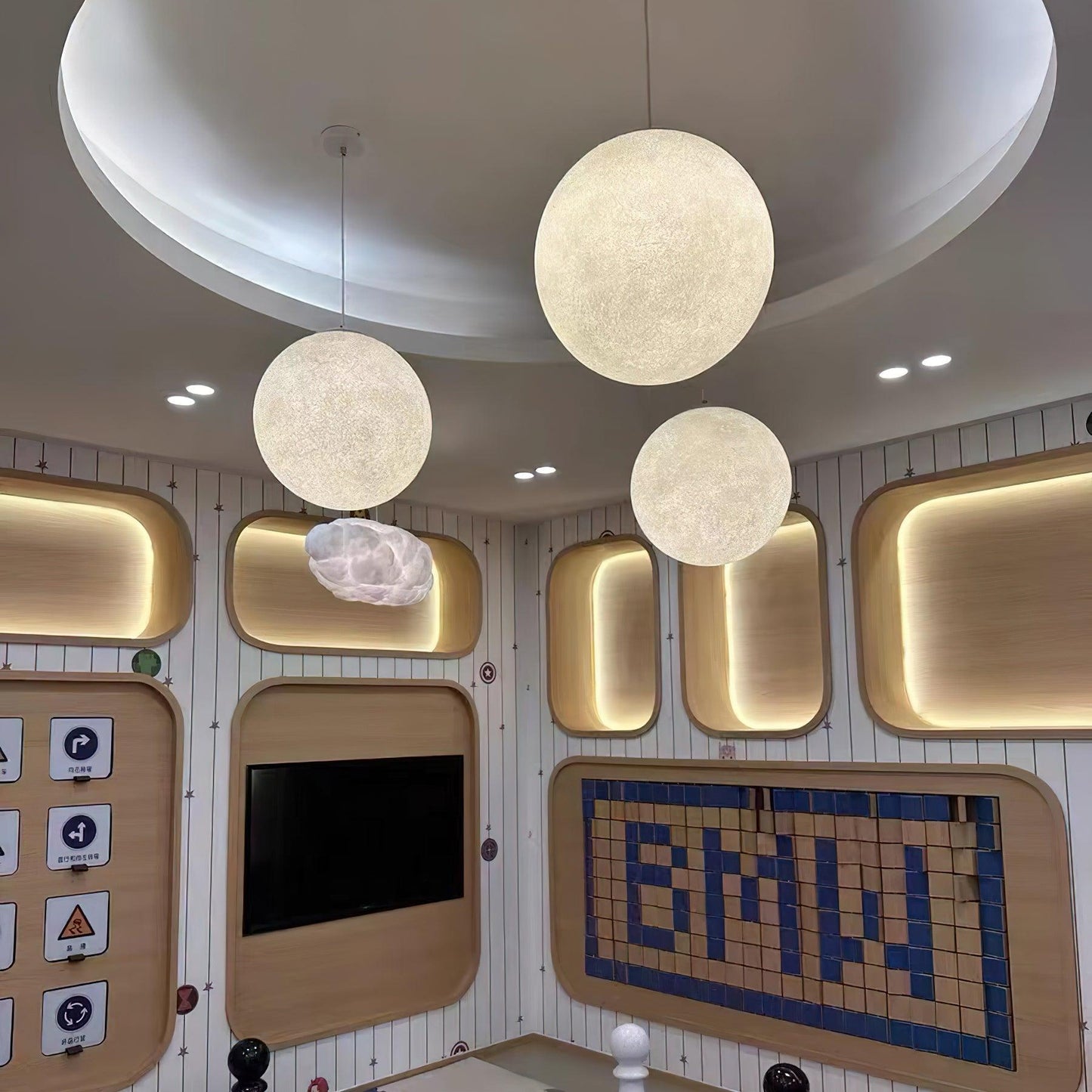 Suspension Moon LED – Éclairage Moderne et Apaisant, Design Élégant