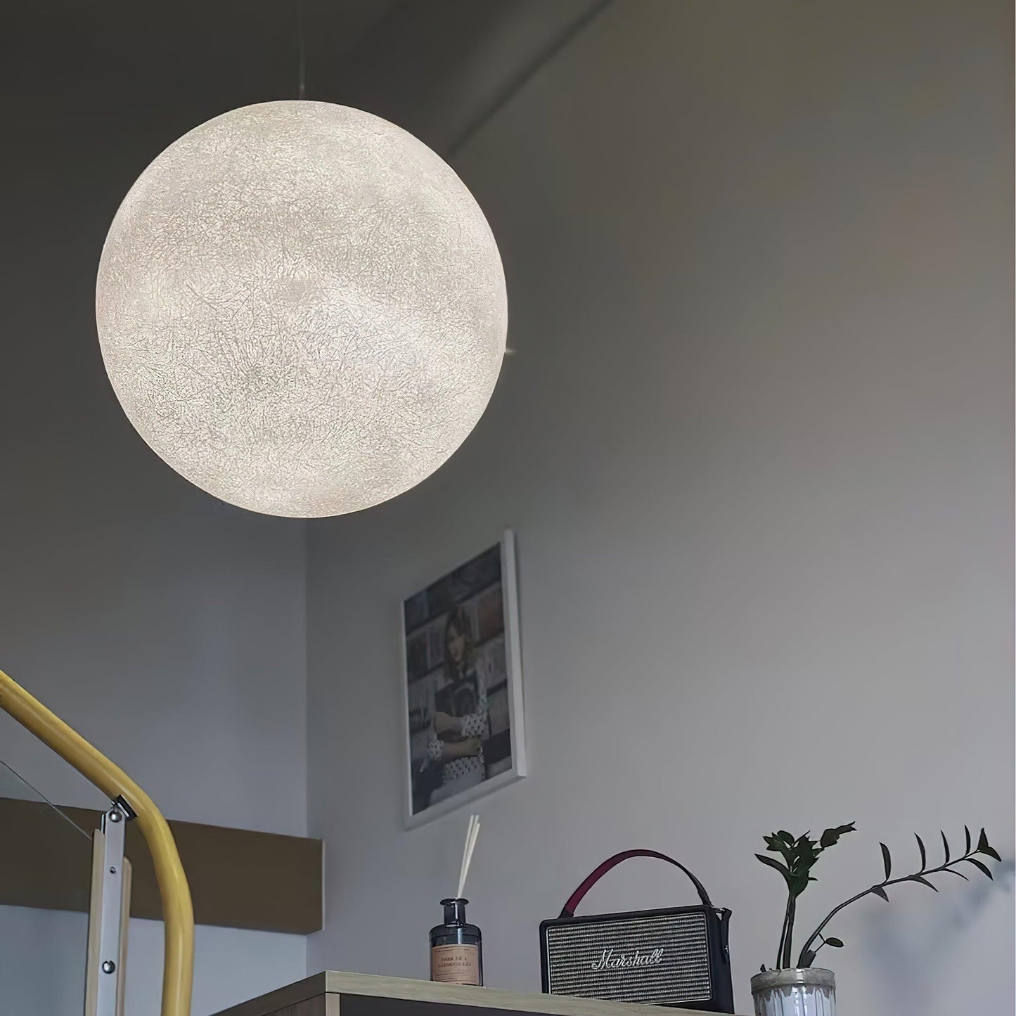 Suspension Moon LED – Éclairage Moderne et Apaisant, Design Élégant