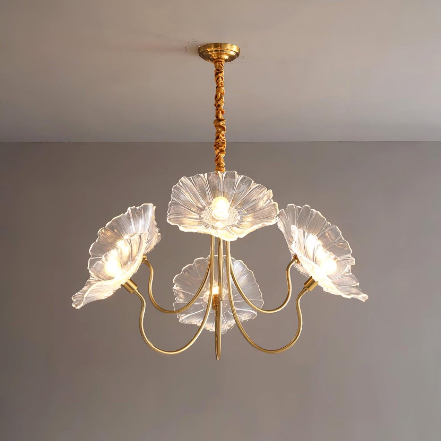 Chandelier en Verre Murano - Design Artistique et Éclairage Doux