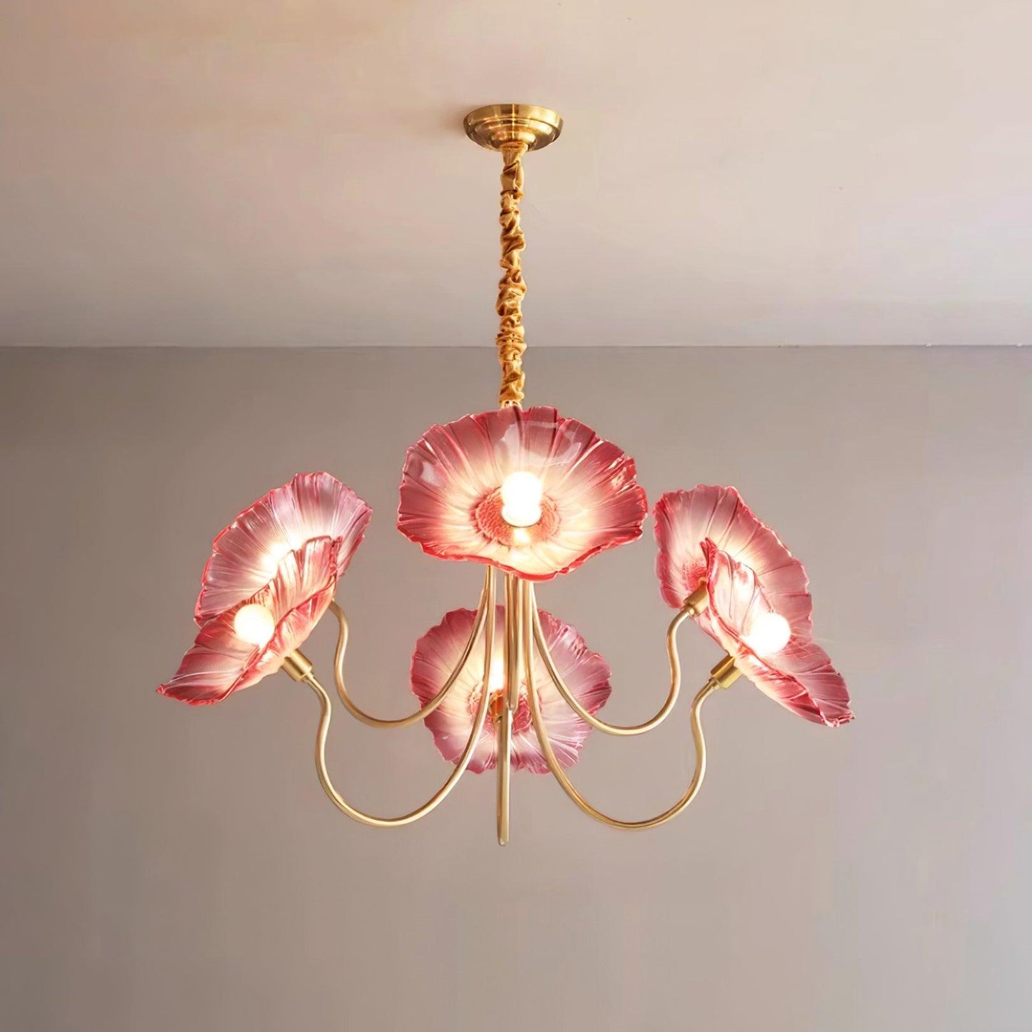 Chandelier en Verre Murano - Design Artistique et Éclairage Doux