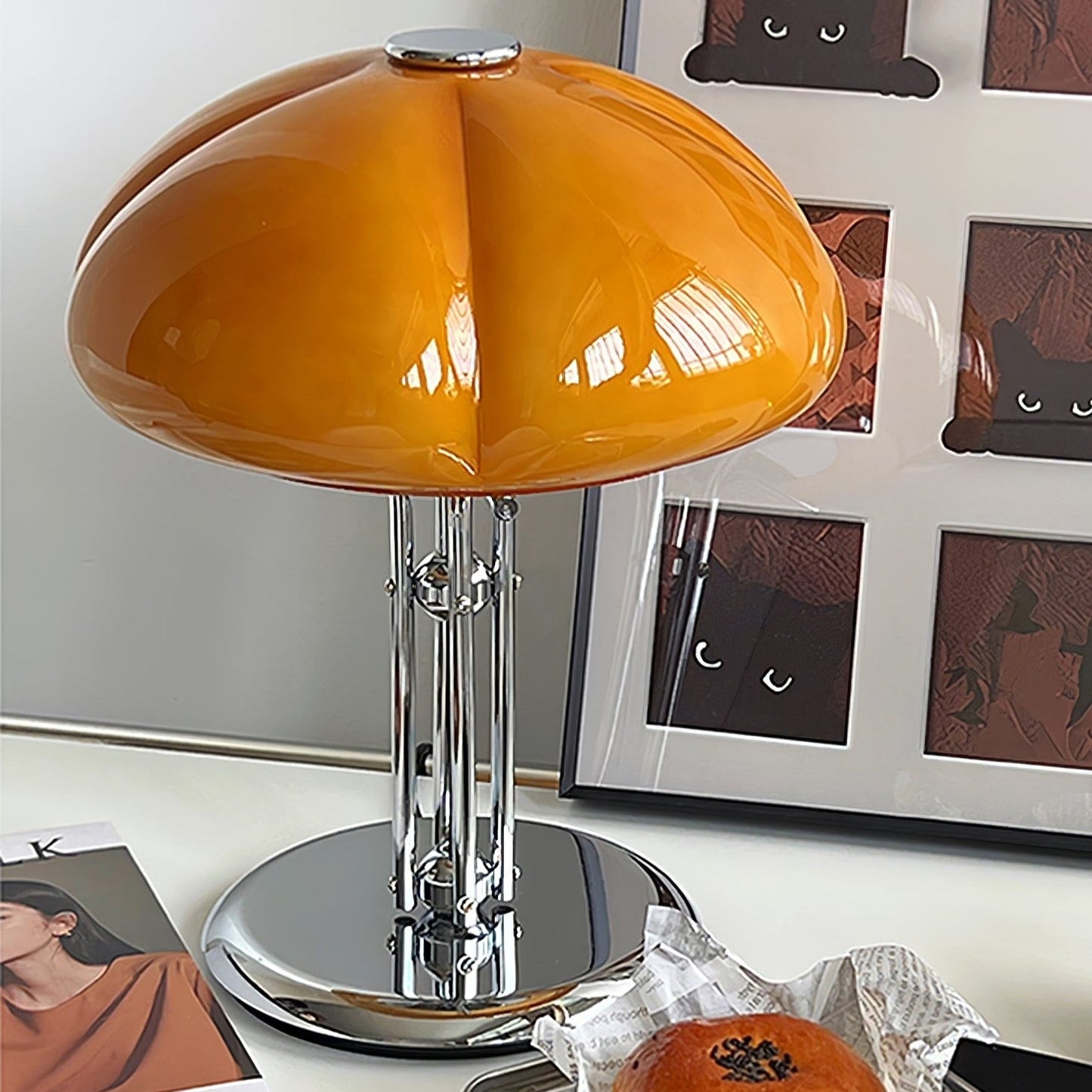 Lampe de Table Pilz Bauhaus – Design Moderne avec Abat-jour en Verre Amber