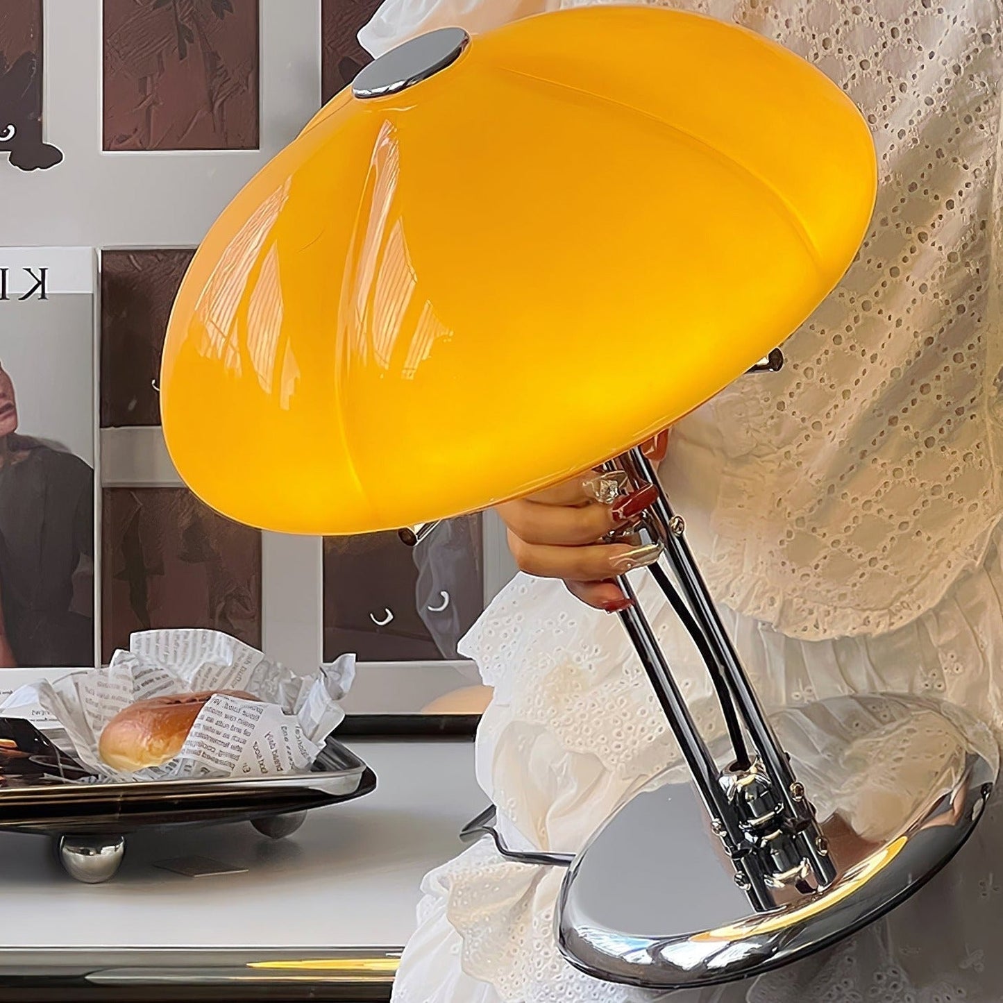 Lampe de Table Pilz Bauhaus – Design Moderne avec Abat-jour en Verre Amber
