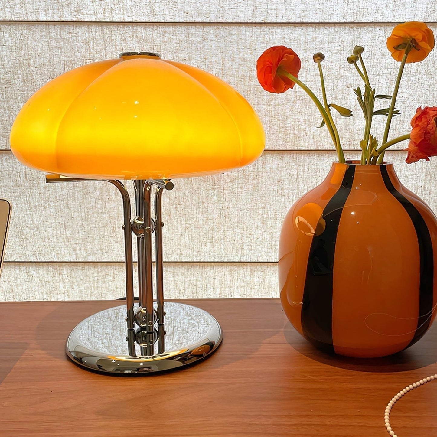 Lampe de Table Pilz Bauhaus – Design Moderne avec Abat-jour en Verre Amber