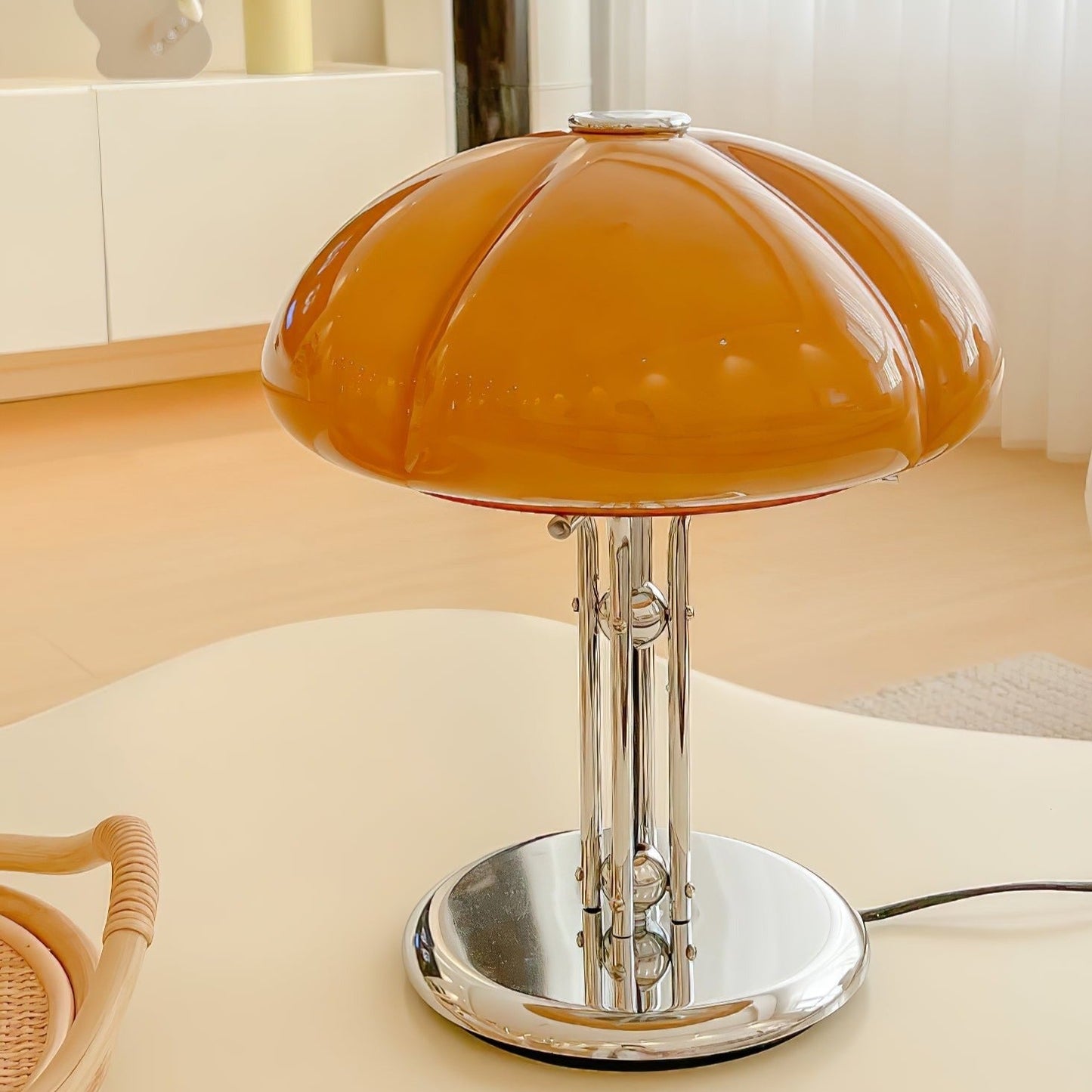 Lampe de Table Pilz Bauhaus – Design Moderne avec Abat-jour en Verre Amber