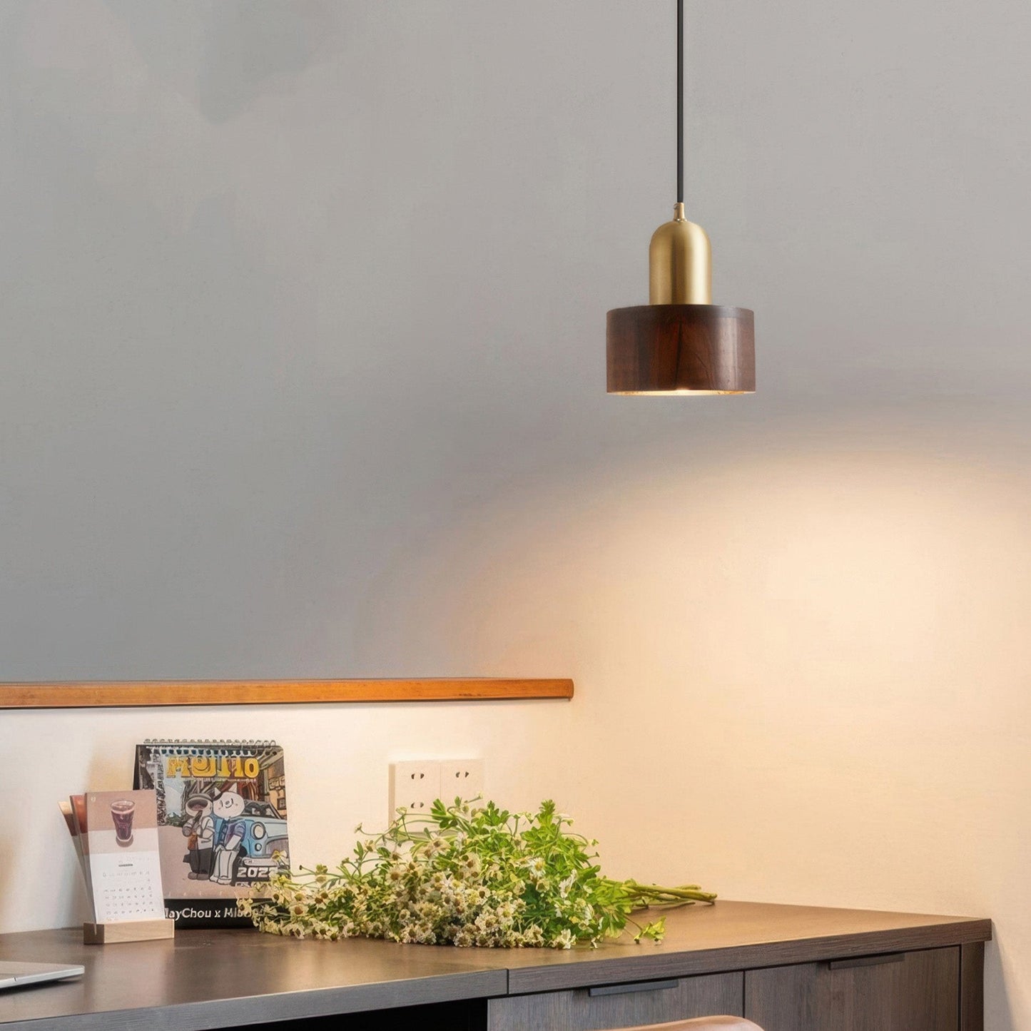 Suspension Cylinder – Lampe Moderne en Laiton et Bois avec Éclairage LED