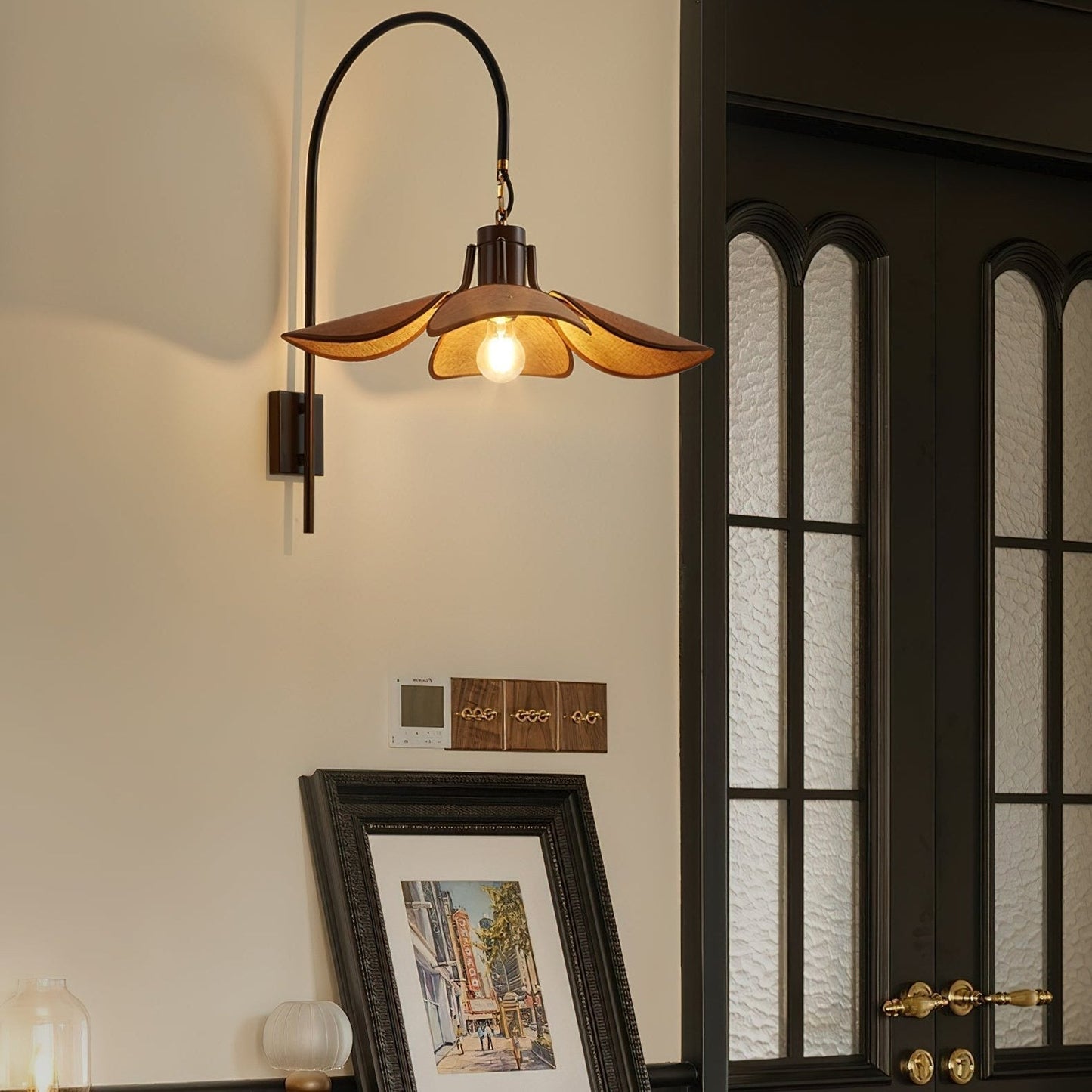 Applique Petal Bloom – Lampe Murale Élégante en Forme de Pétales