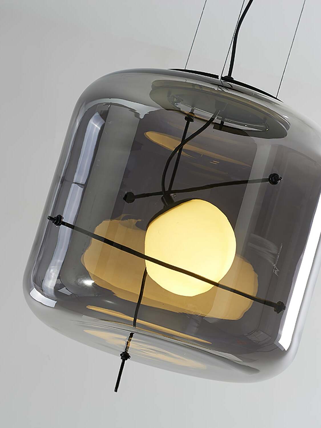 Plot Glass Pendelleuchte – Lampe Suspendue LED avec Éclairage Doux et Design Élégant