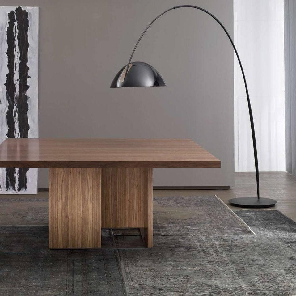 Lampadaire Verse Arc - Design Scandinave Élégant avec Bras Réglable et Éclairage LED