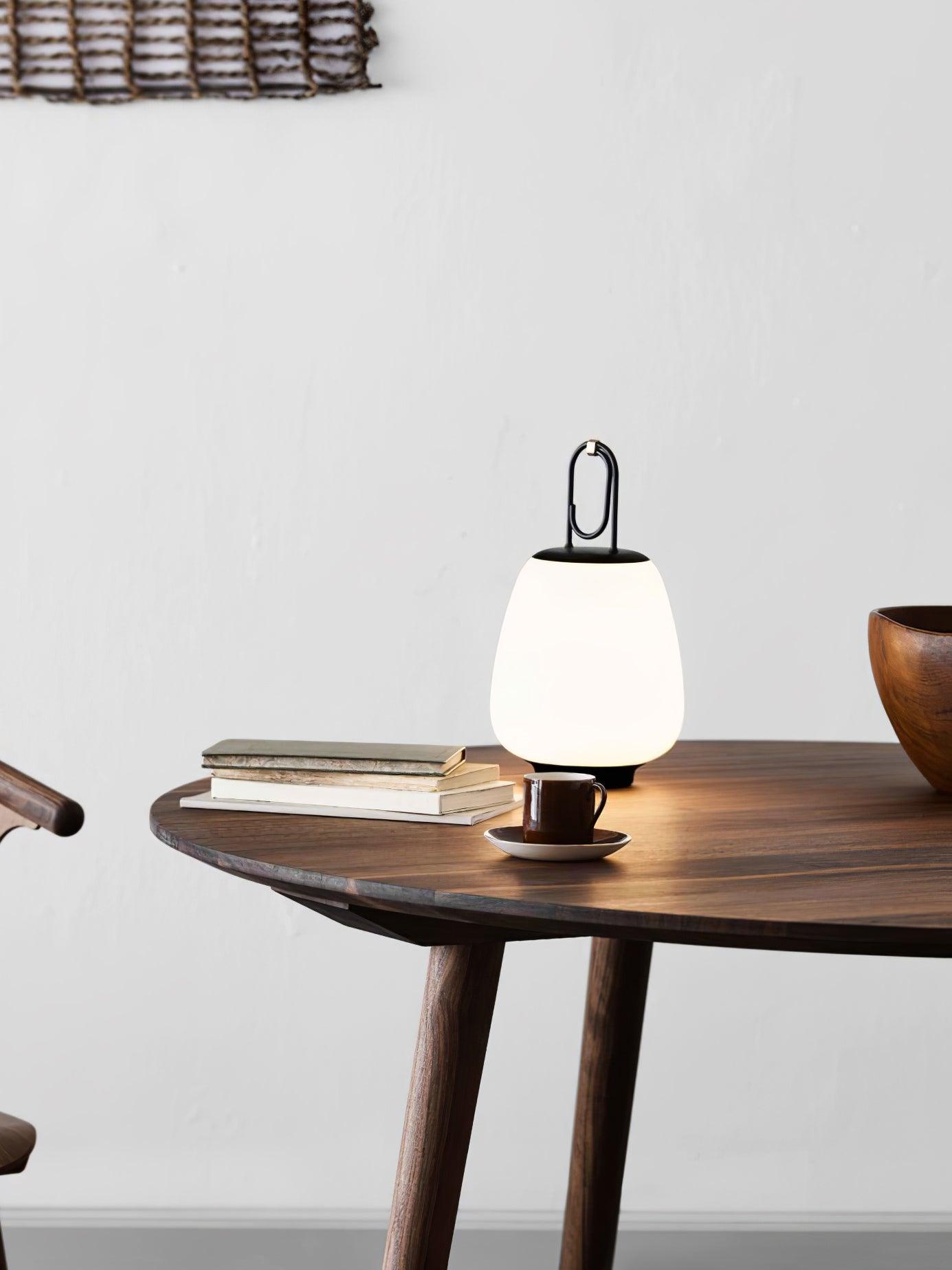 Lampe de Table Portable avec Recharge USB – Design Scandinave Élégant et Lumière Dimmable