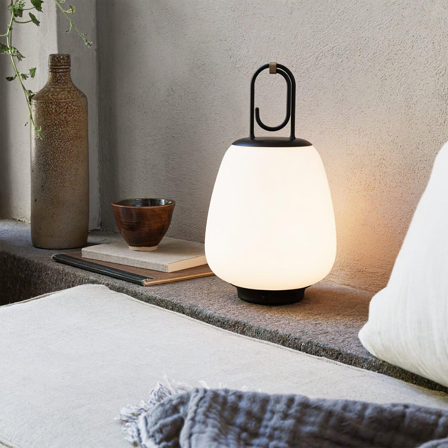 Lampe de Table Portable avec Recharge USB – Design Scandinave Élégant et Lumière Dimmable