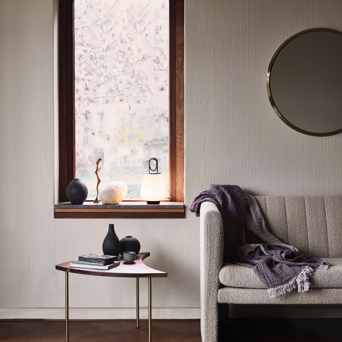 Lampe de Table Portable avec Recharge USB – Design Scandinave Élégant et Lumière Dimmable