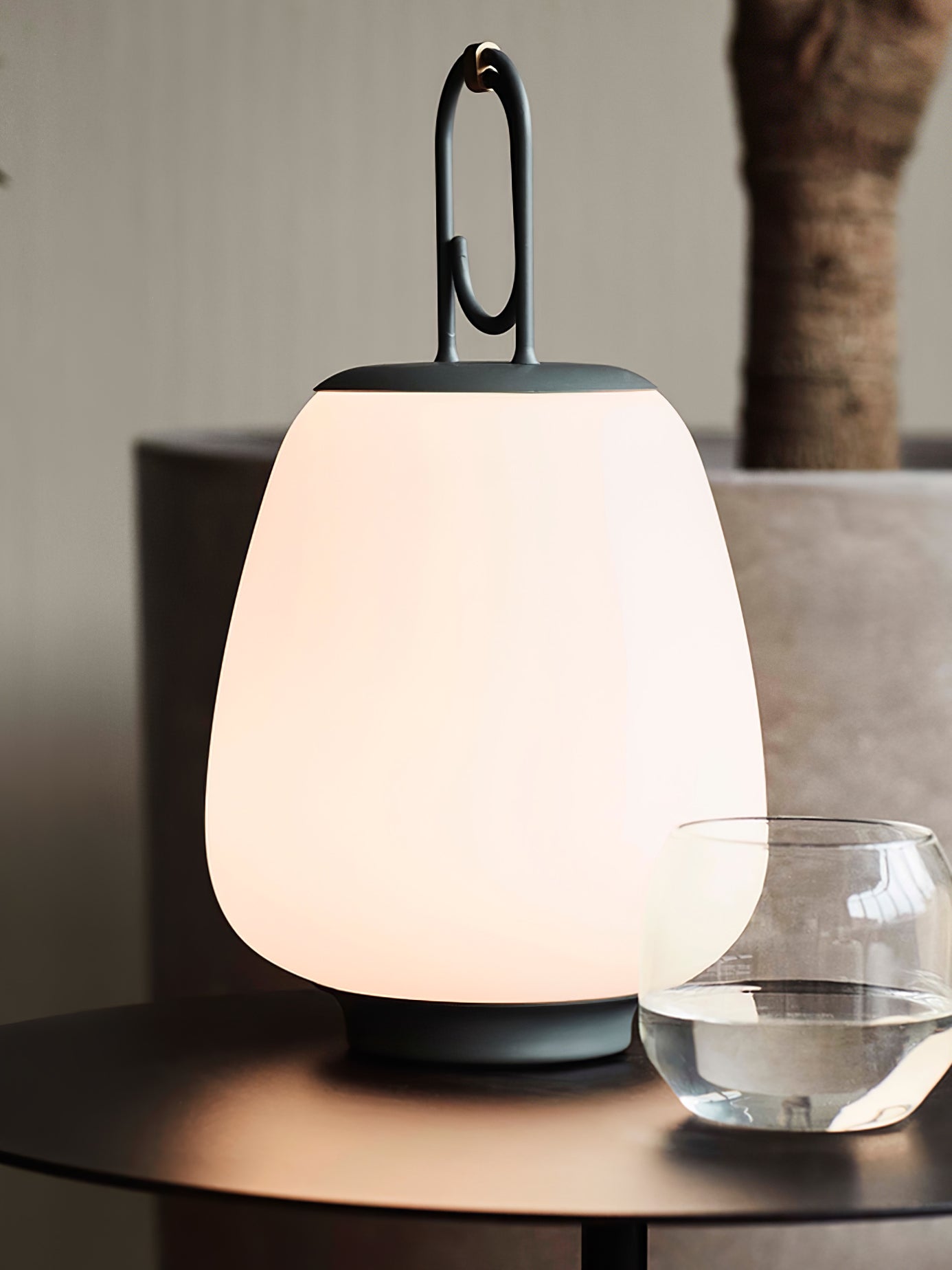 Lampe de Table Portable avec Recharge USB – Design Scandinave Élégant et Lumière Dimmable