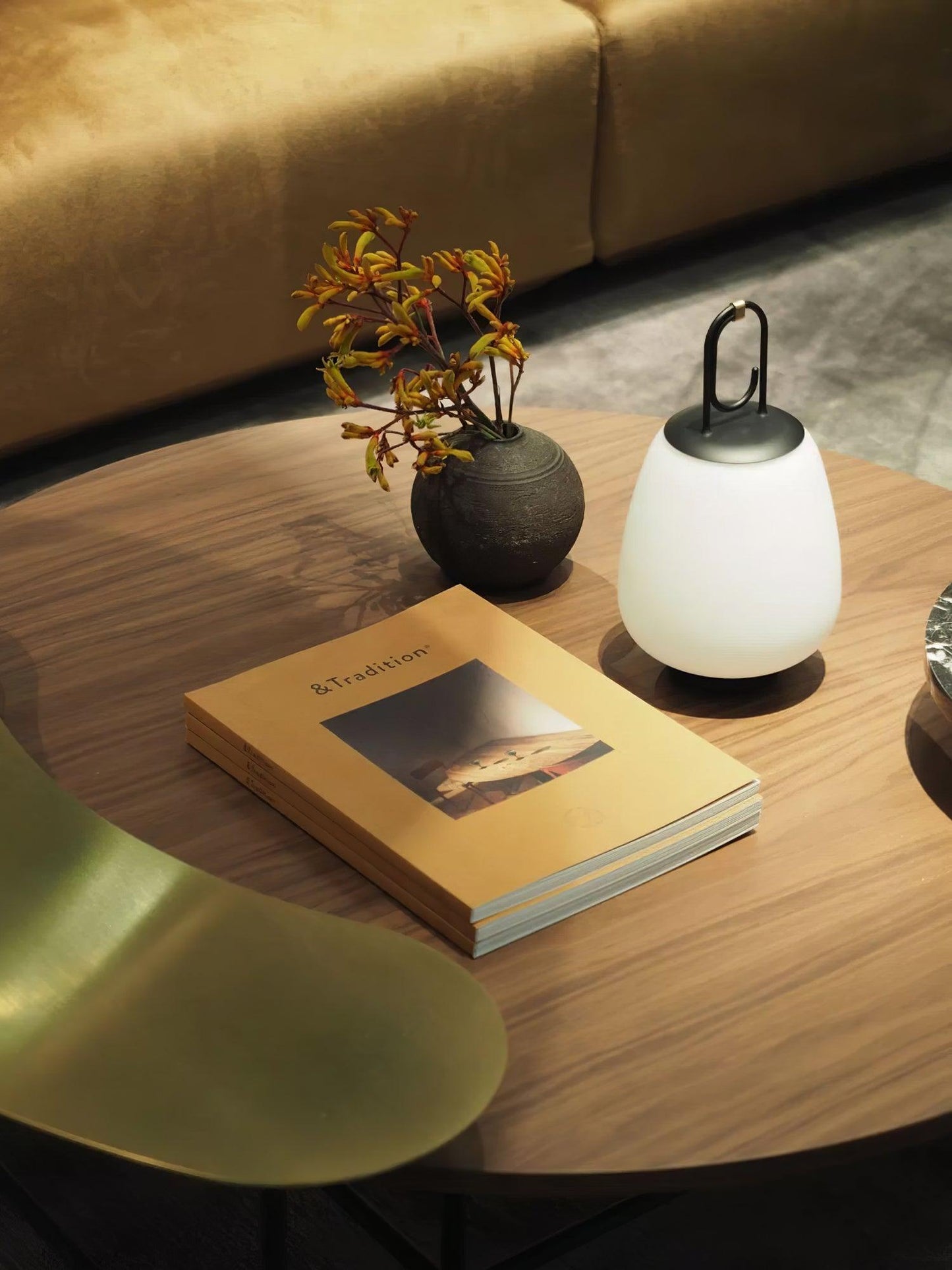 Lampe de Table Portable avec Recharge USB – Design Scandinave Élégant et Lumière Dimmable