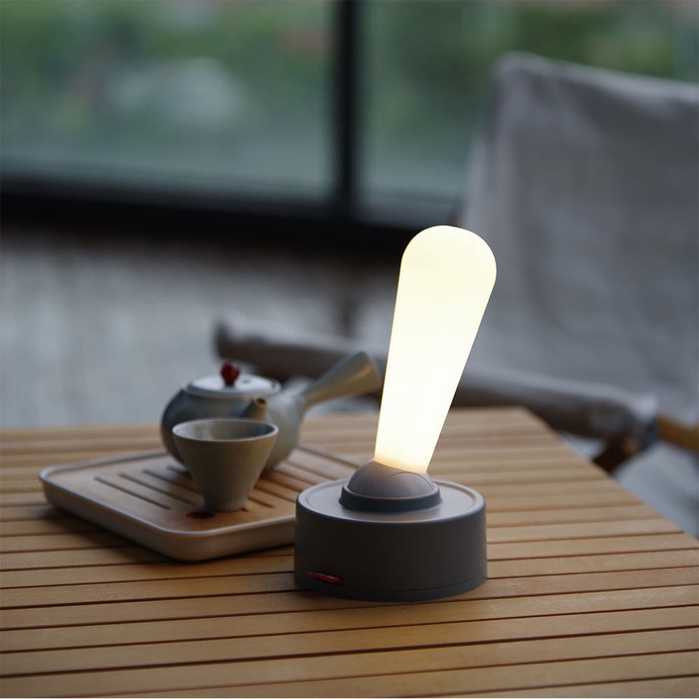 Lampe de Table à Commutateur Rétro - Design Minimaliste et Pratique avec Fonctionnement à LED
