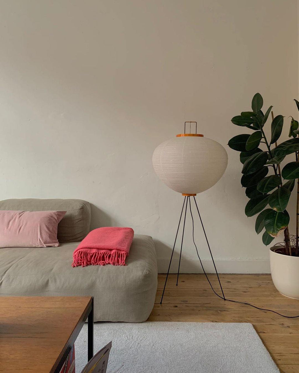 Lampadaire en Papier de Riz - Élégance Minimaliste pour Salon et Chambre