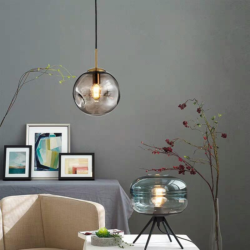 Suspension Moderne en Verre Doré – Élégance Scandinave avec Éclairage Doux