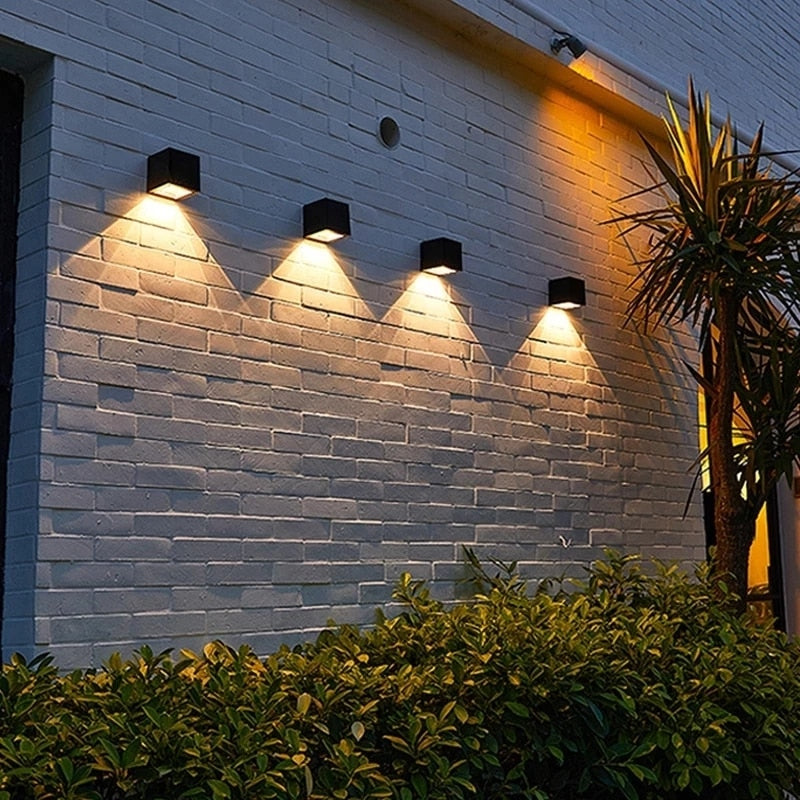 GlowBeam – Applique Murale Extérieure Élégante pour Éclairage d'Ambiance