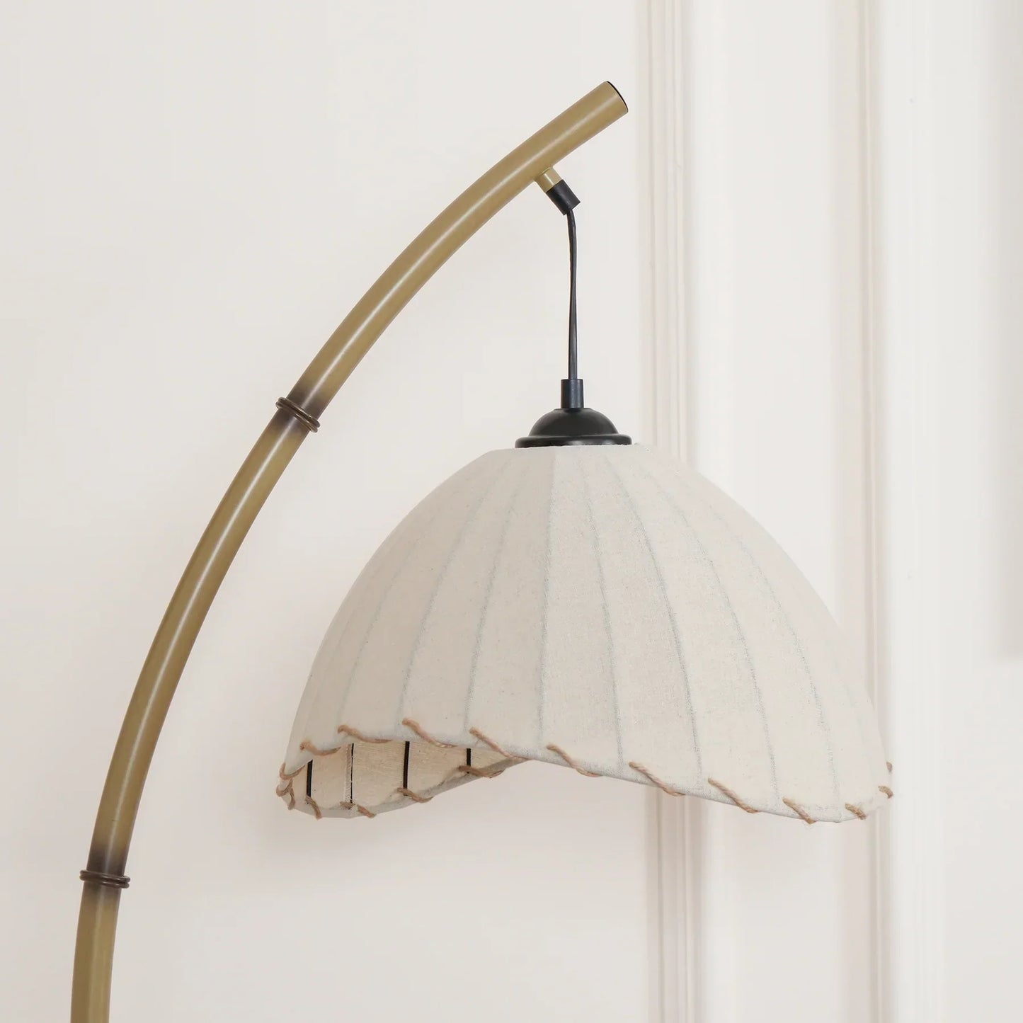 Lampe Sur Pied Japonaise en Bambou - Design Zen Minimaliste avec Douille E27
