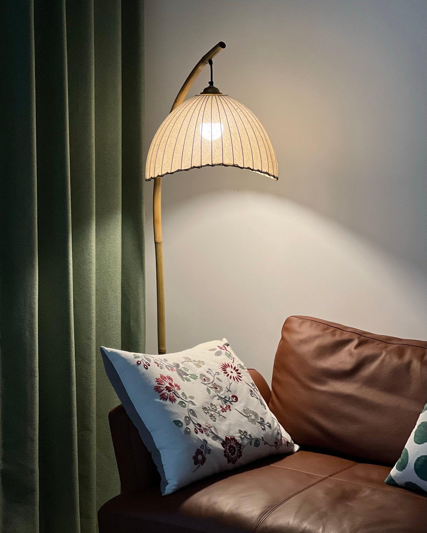 Lampe Sur Pied Japonaise en Bambou - Design Zen Minimaliste avec Douille E27